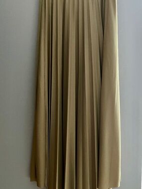 Nude Maxi skirt